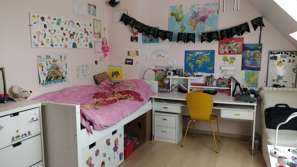 Chambre enfant avec 1 lit simple (90x190) et un BZ simple (90x190)