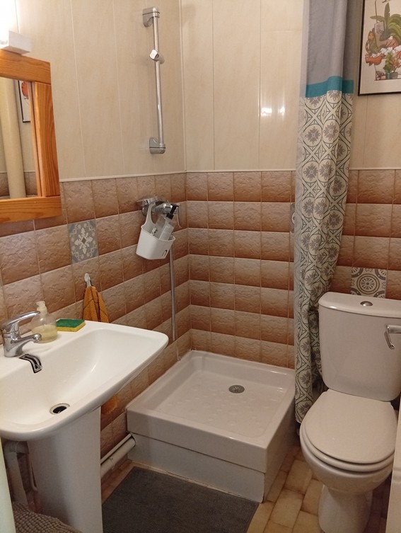 salle d'eau avec WC
