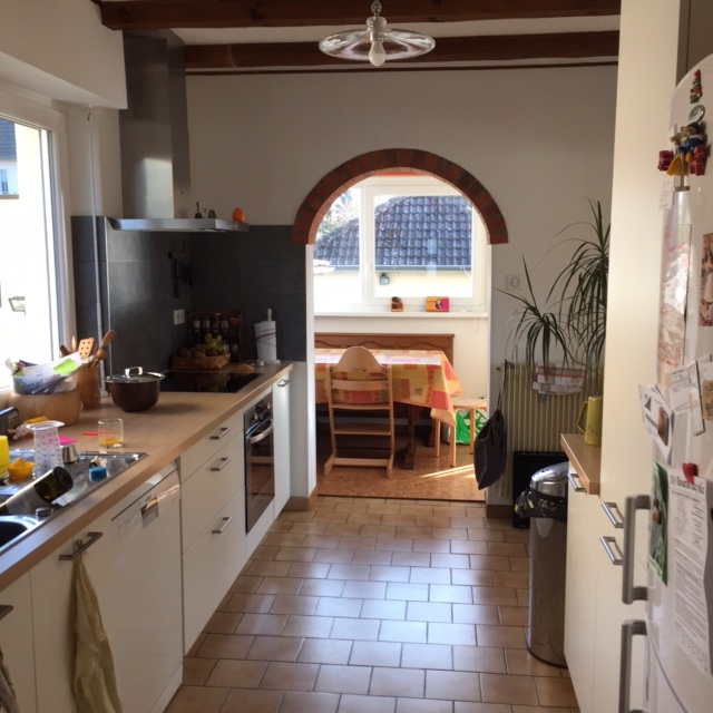 La cuisine, avec au fond le coin repas