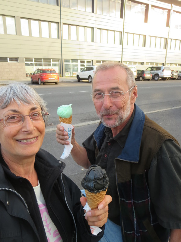 Suzanne et Aalin pris sur le vif à Reykjavik, IS