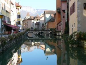 la vieille ville d'Annecy à 1 H de route