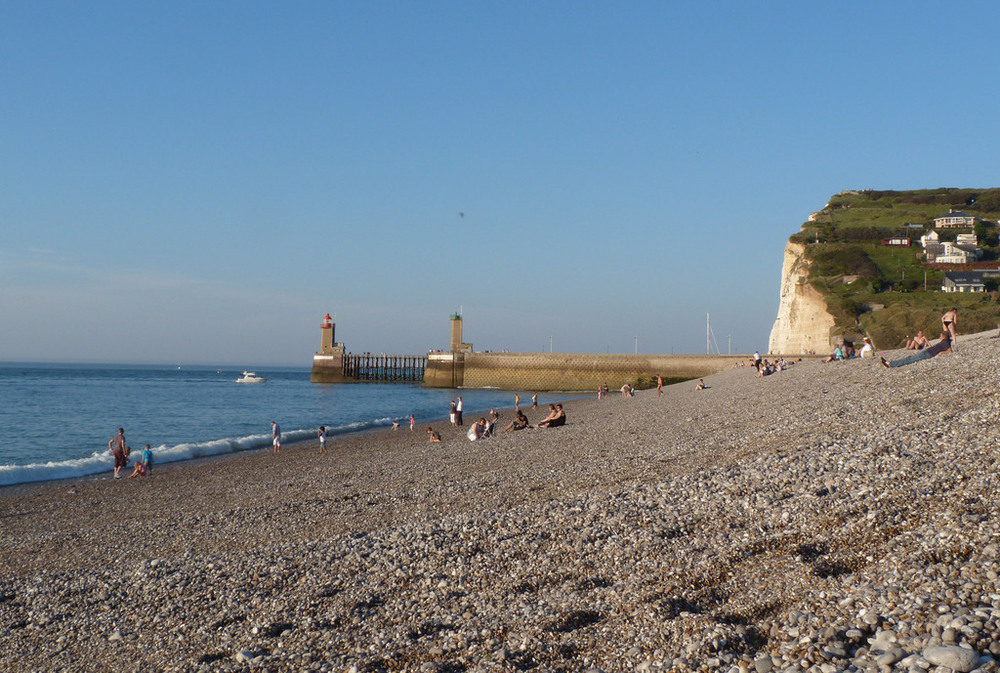 Fécamp, la plage, entrée du port