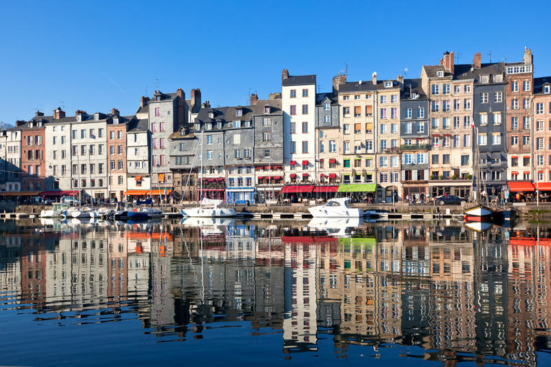 Honfleur, à 1 heure en passant par le pont de Normandie