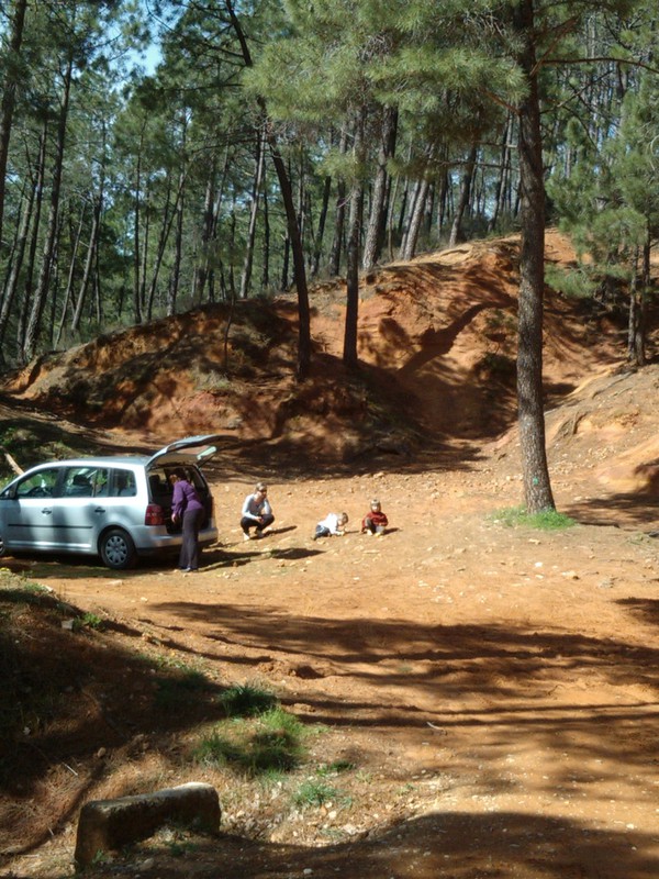 carrières d'ocre à 1 km