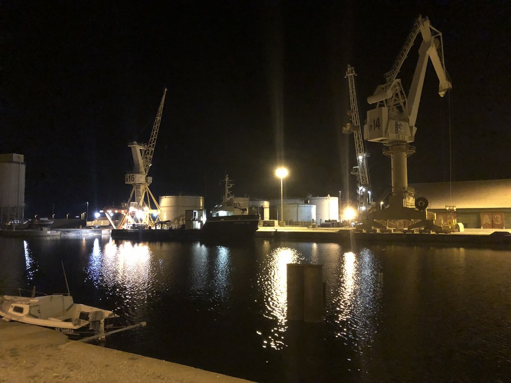 vue nocturne sur le port