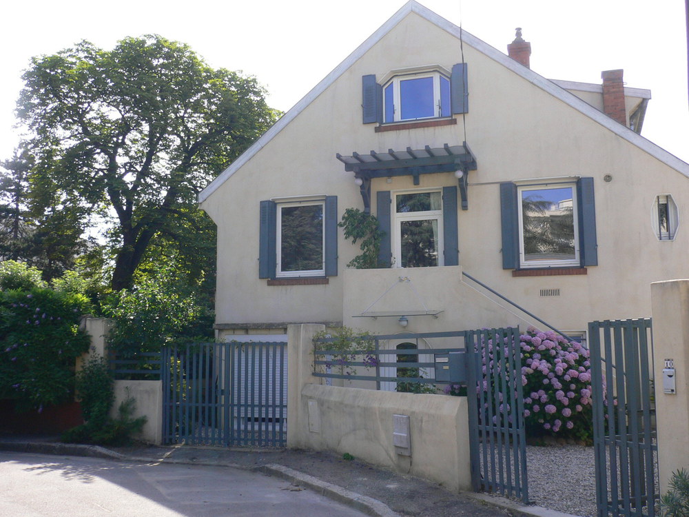 La façade de la maison coté impasse