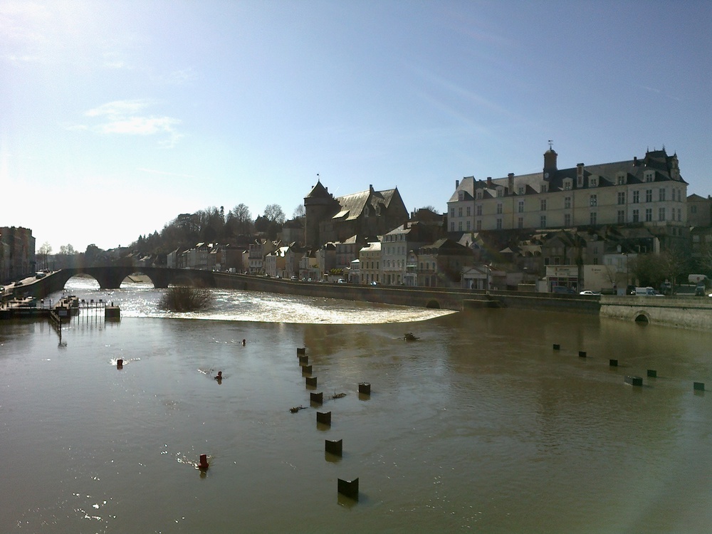 Laval, vieux Château et vue sur la Mayenne