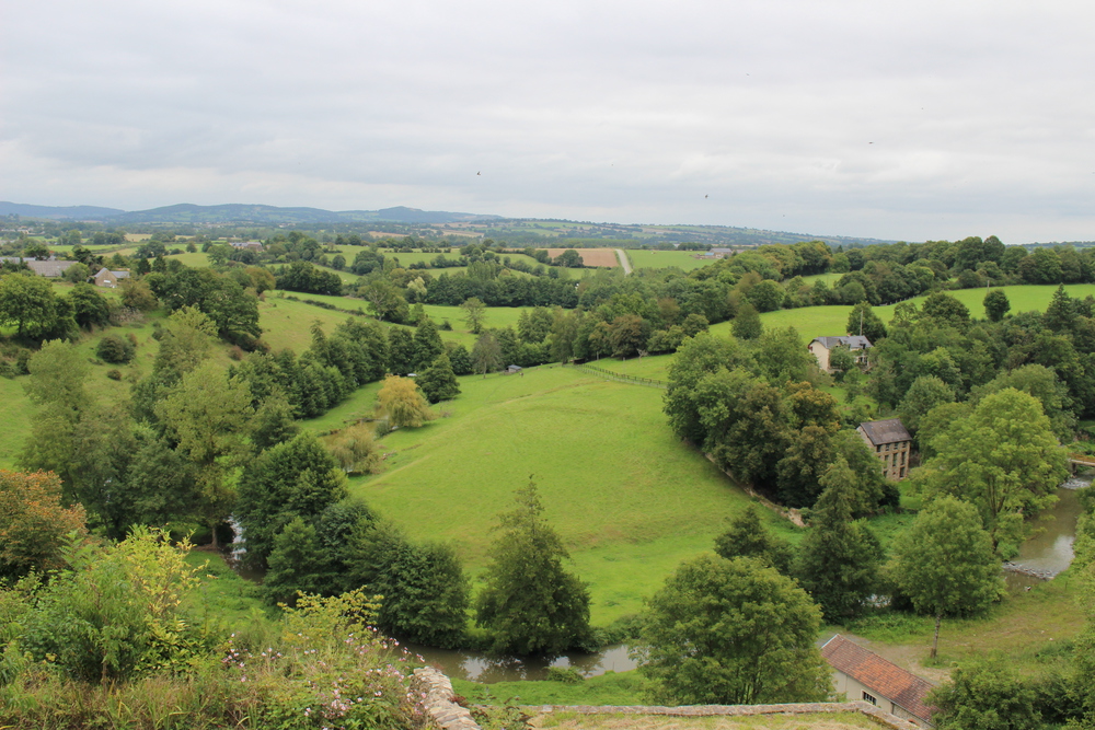 Chemin de la poterne, vue sur le bocage des Coëvrons