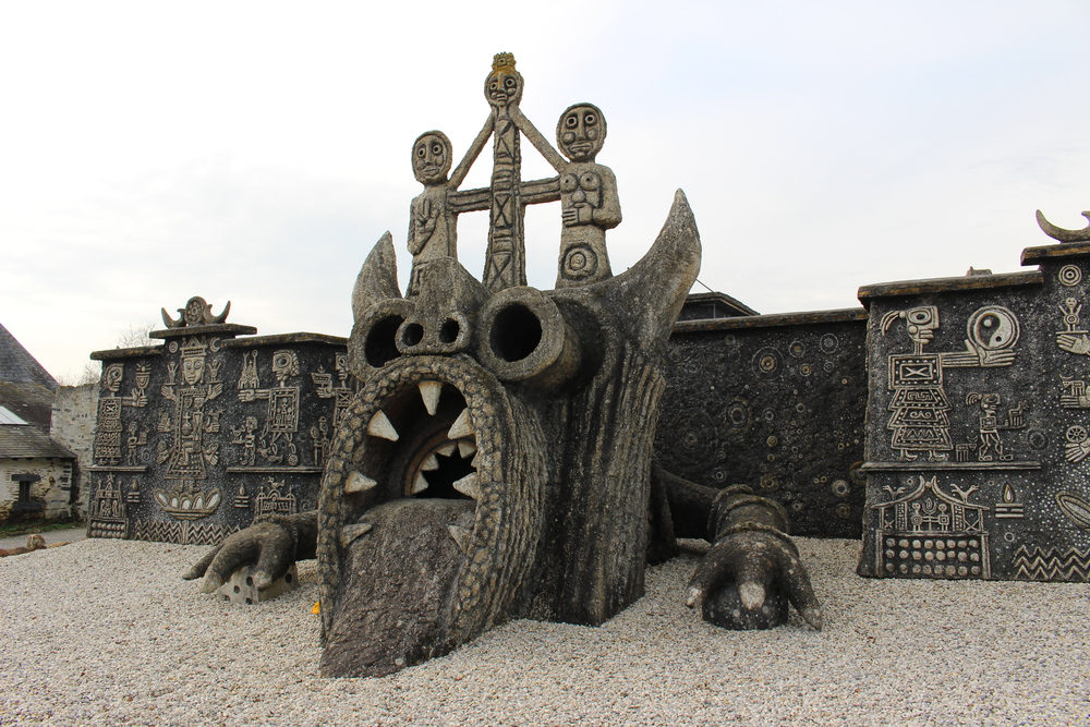 Musée Robert Tatin, Cossé le Vivien