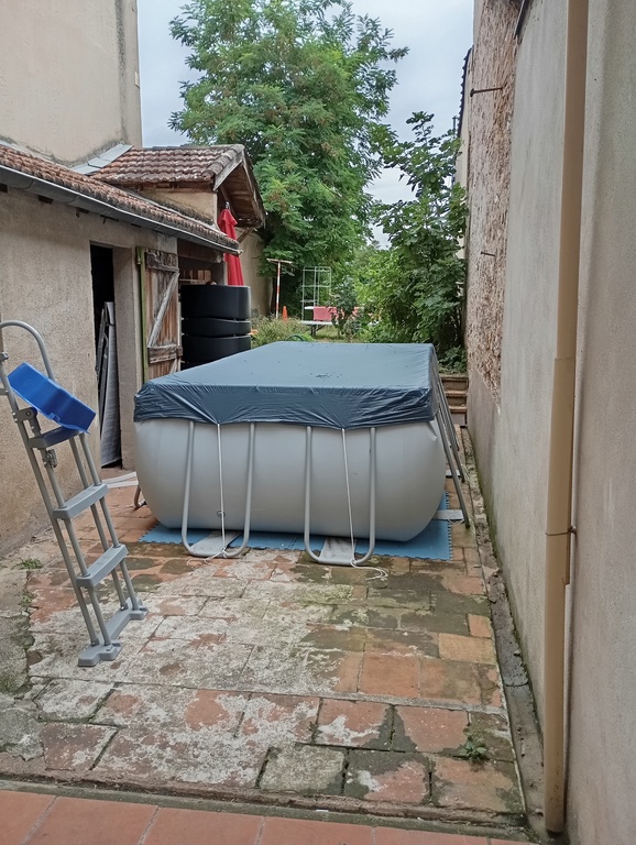 Terrasse et piscine hors sol (aux beaux jours)