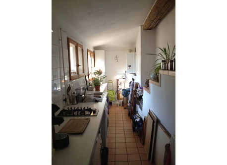 2ème étage, petite cuisine donnant sur  la terrasse