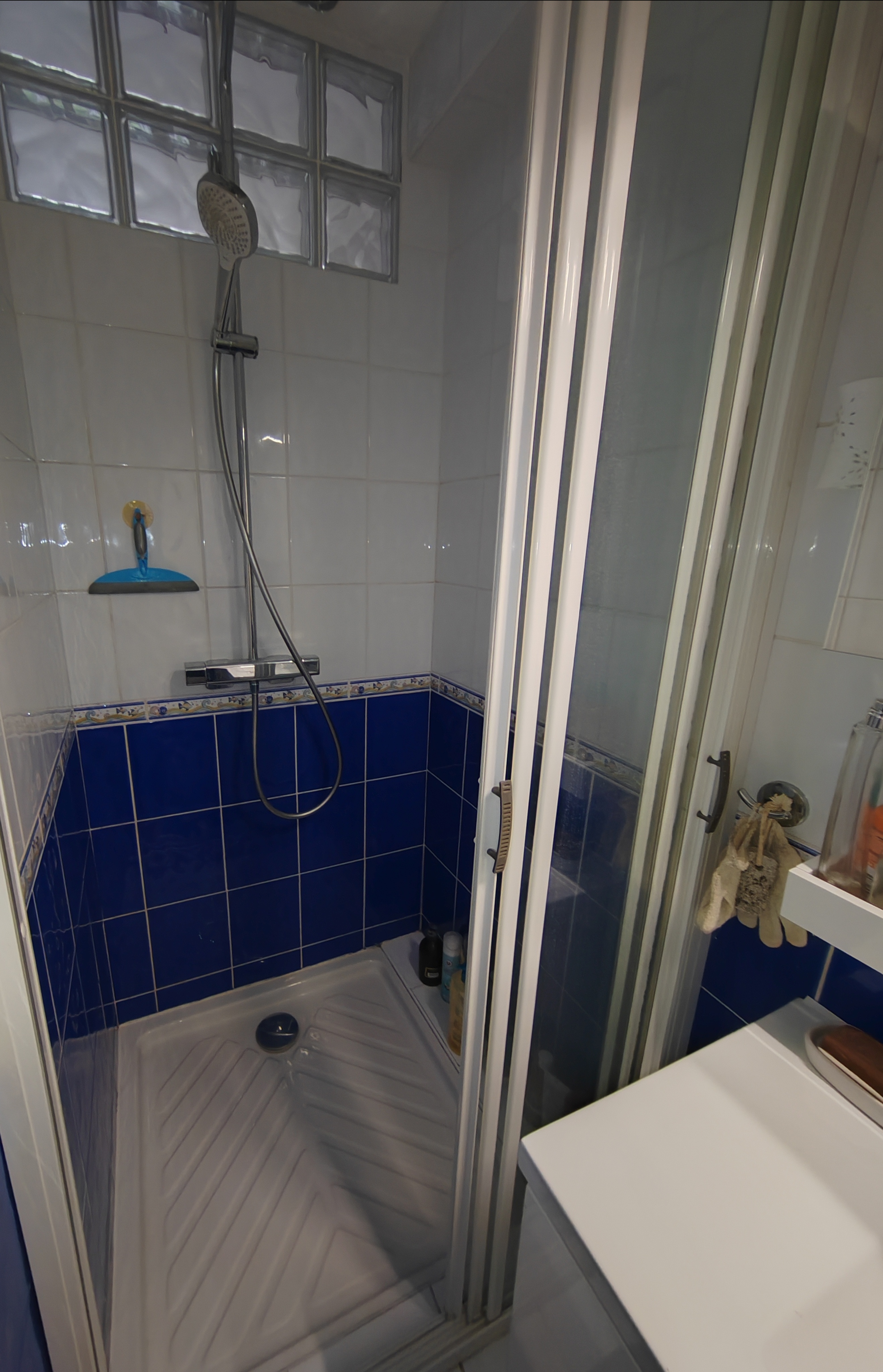 Salle de bain attenante chambre 1 rdc