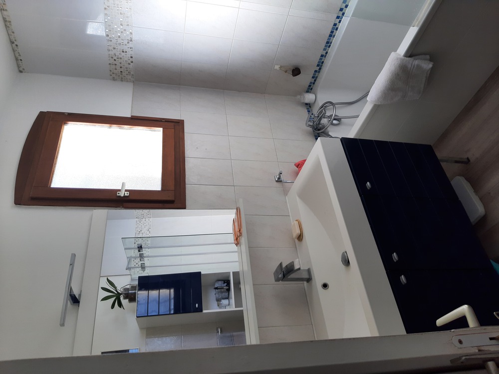 La salle de bain à l'étage