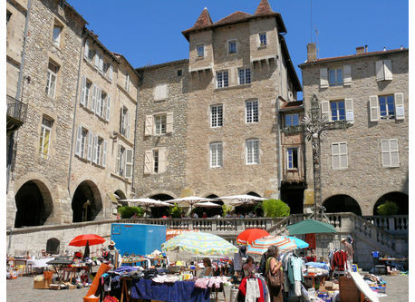 Villefranche de Rouergue et son marché
