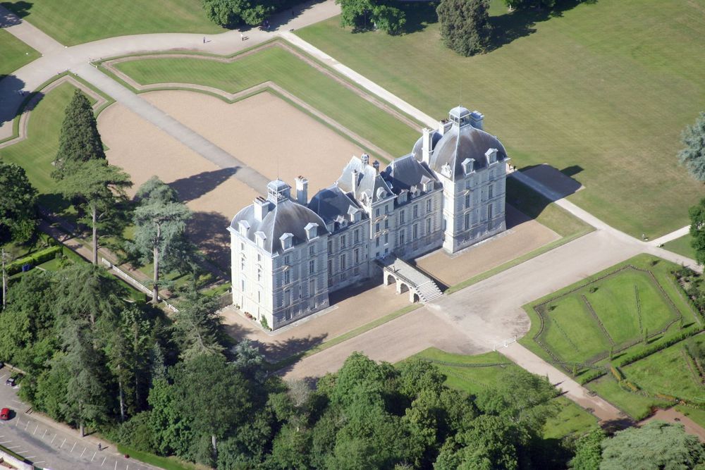Château de Cheverny, "le château de Tintin " (75 km)
