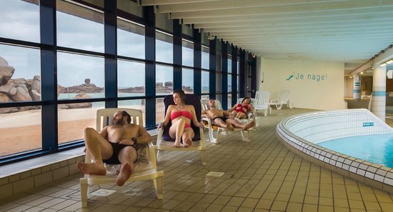 le forum de la mer à Trégastel...spa avec vue sur la côte de granit rose