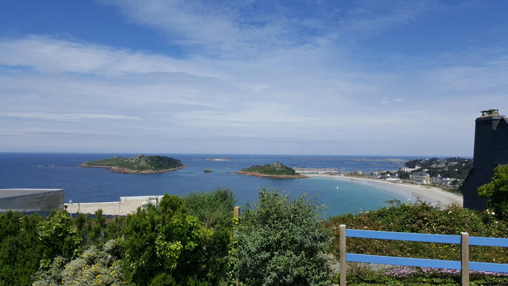 vue sur la plage de Trebeurden