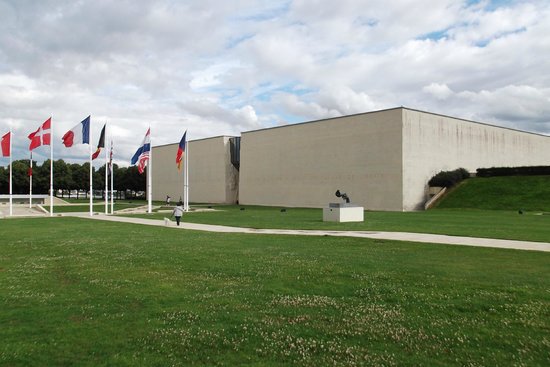 Le Mémorial de Caen, musée le plus visité de province. Un incontournable. Des expositions de grande qualité (Norman Rockwell en 2019)