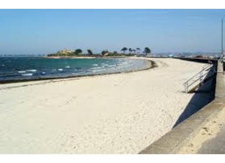 1ère plage à 2 km