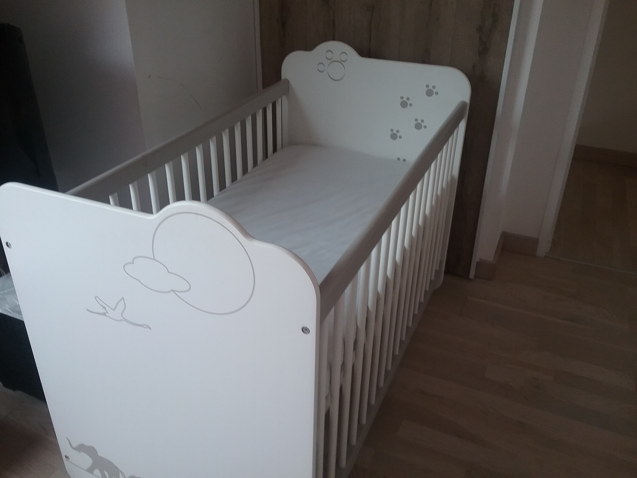 Lit bébé à disposition sur demande