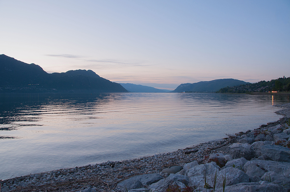 Le Lac du Bourget , à 1 heure de Chambéry en vélo par la piste cyclable