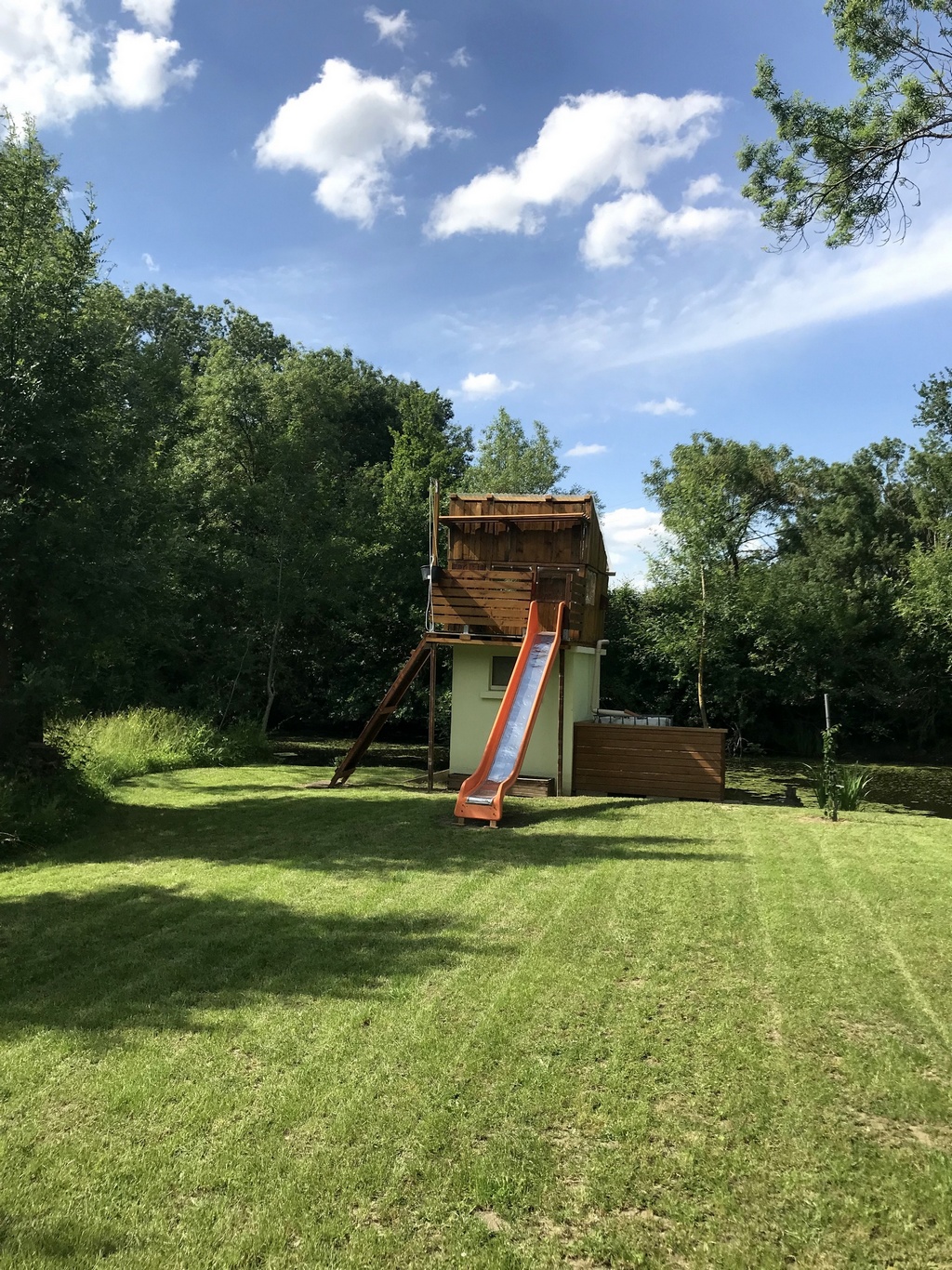 la cabane des enfants dans le 2è jardin