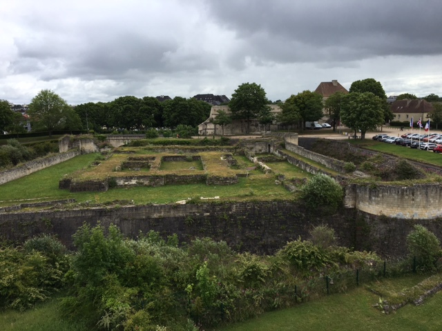 L'enceinte du château de Caen / Guillaume le Conquérant