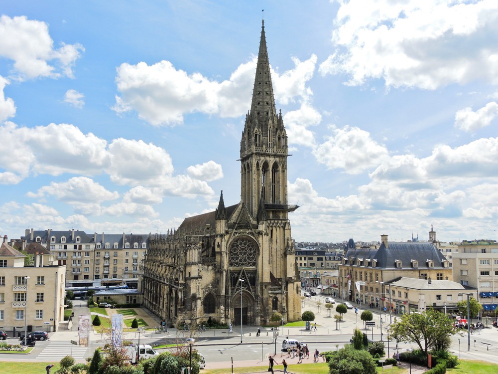 Eglise Saint Pierre à  Caen