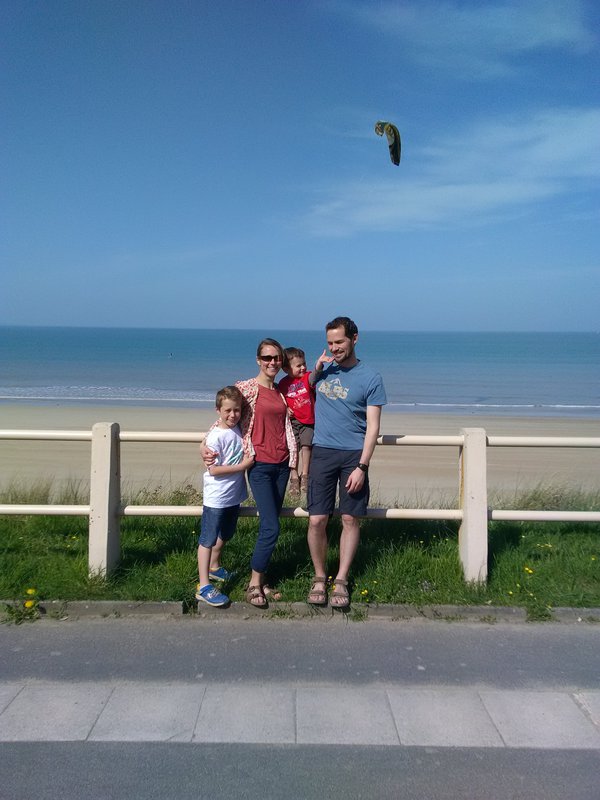 Nous 4 à la plage la plus proche (à Jullouville)