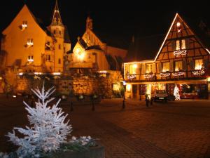 Noël en Alsace : une fête très importante pour les Alsaciens. Chaque village est très bien décoré.