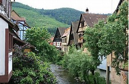 Kaysersberg, avec sa jolie petite rivière