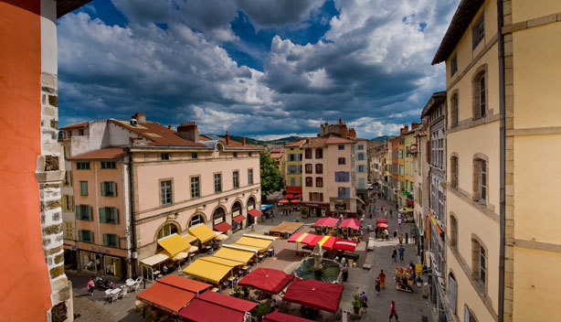 Le marché au Puy en Velay 35 mn