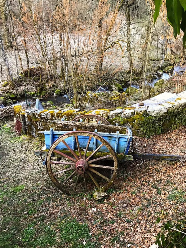 Escalier menant au ruisseau des Brossettes