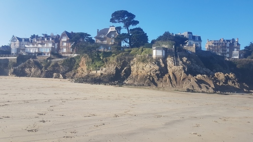 c est ici que j habite au pied de cette plage