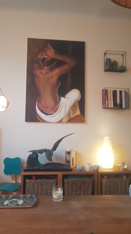 salon et une de es oeuvres