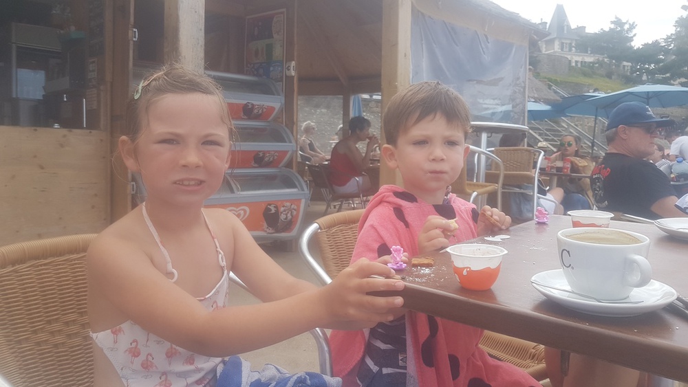 miam miam...à la paillote aprés un bon bain de mer!!!