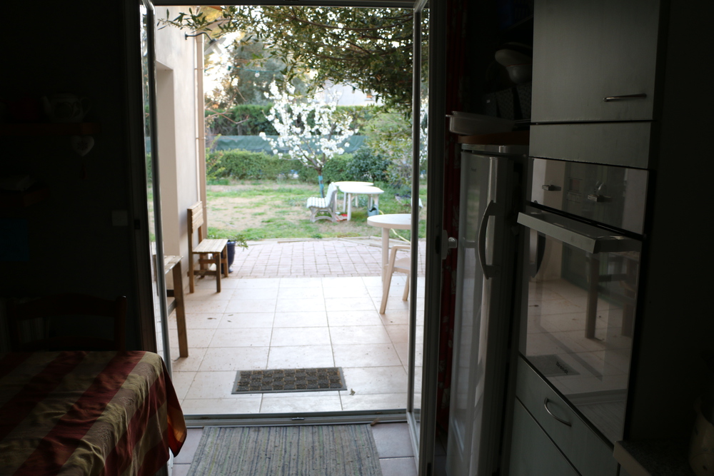 Accès terrasse et jardin par cuisine