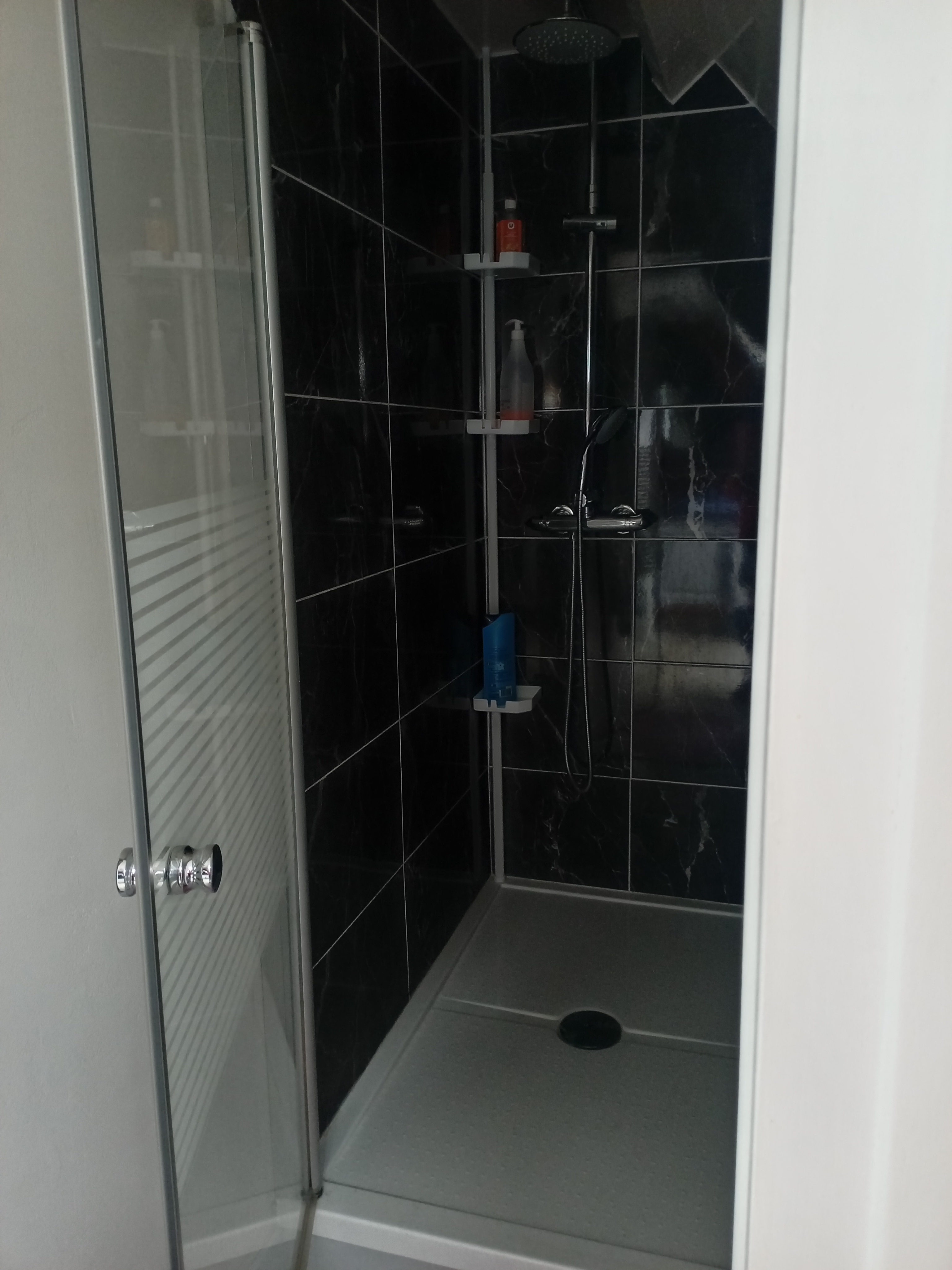 salle d'eau douche  à l'étage