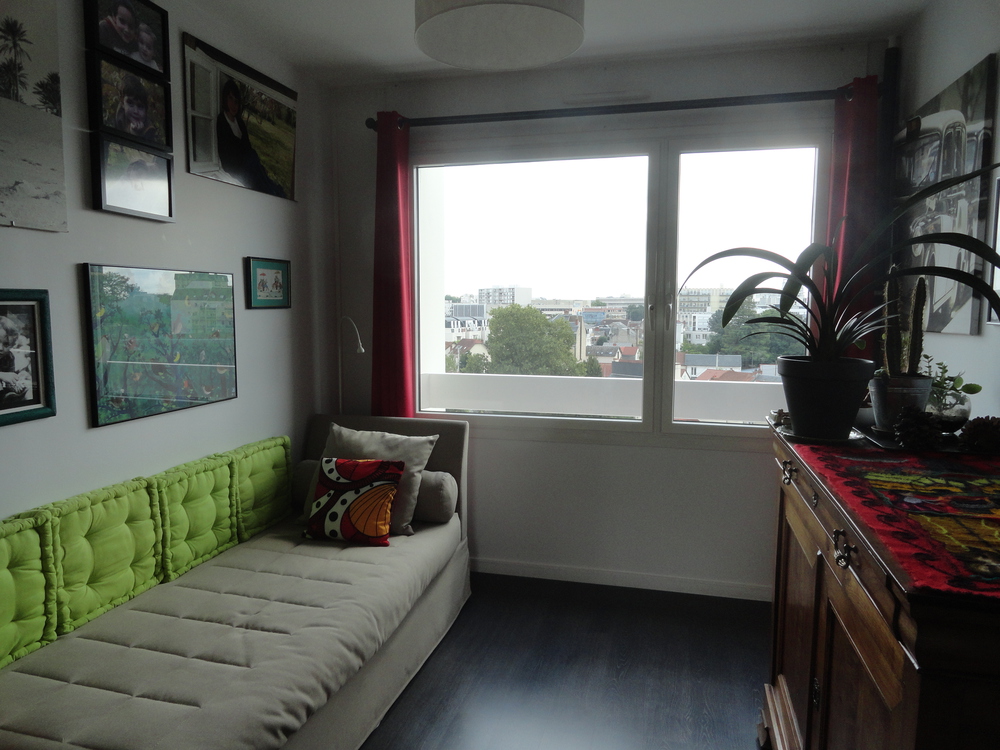 chambre à l'est. Literie en 80. Second lit déployable en 80.