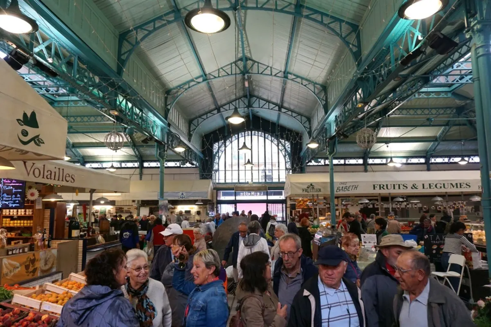 Marché local à Bagneres de bigorre (7km)