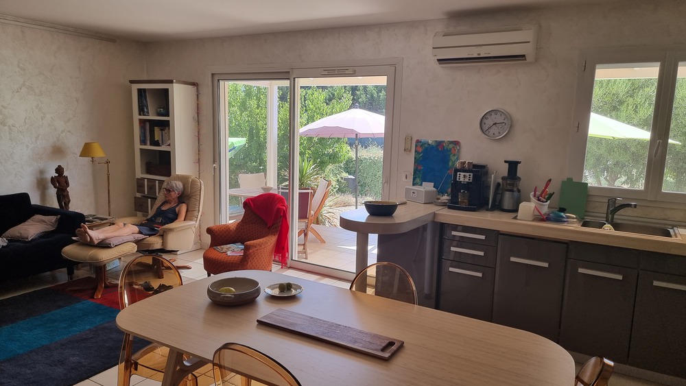 Living room & kitchen
