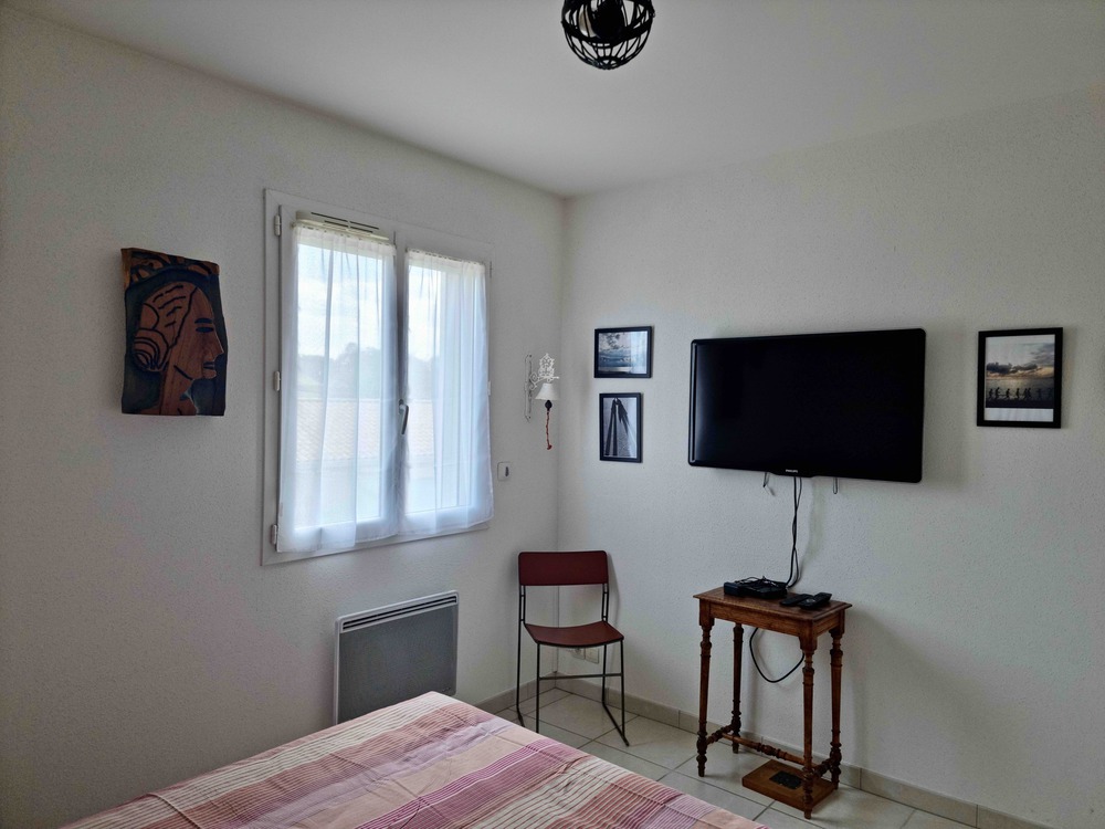 Bedroom 2  - Chambre 2