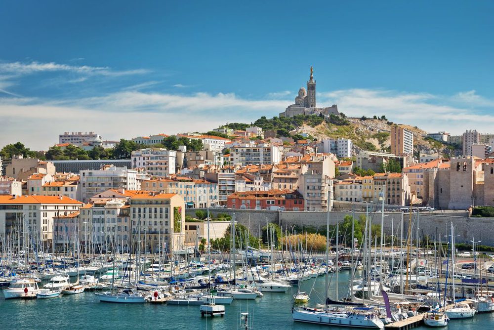 Marseille (50 km de Pertuis)