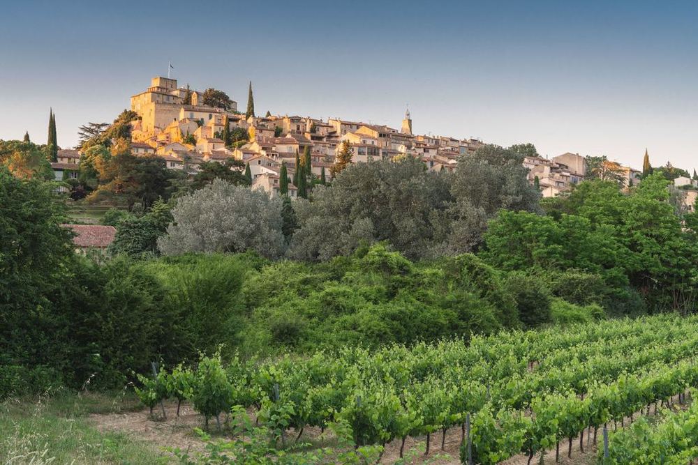 Ansouis village en Luberon (7 km de Pertuis)