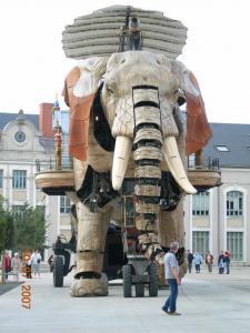 les machines de l'Ile à Nantes (ici l'éléphant...ça plait aux petits et grands!!!)