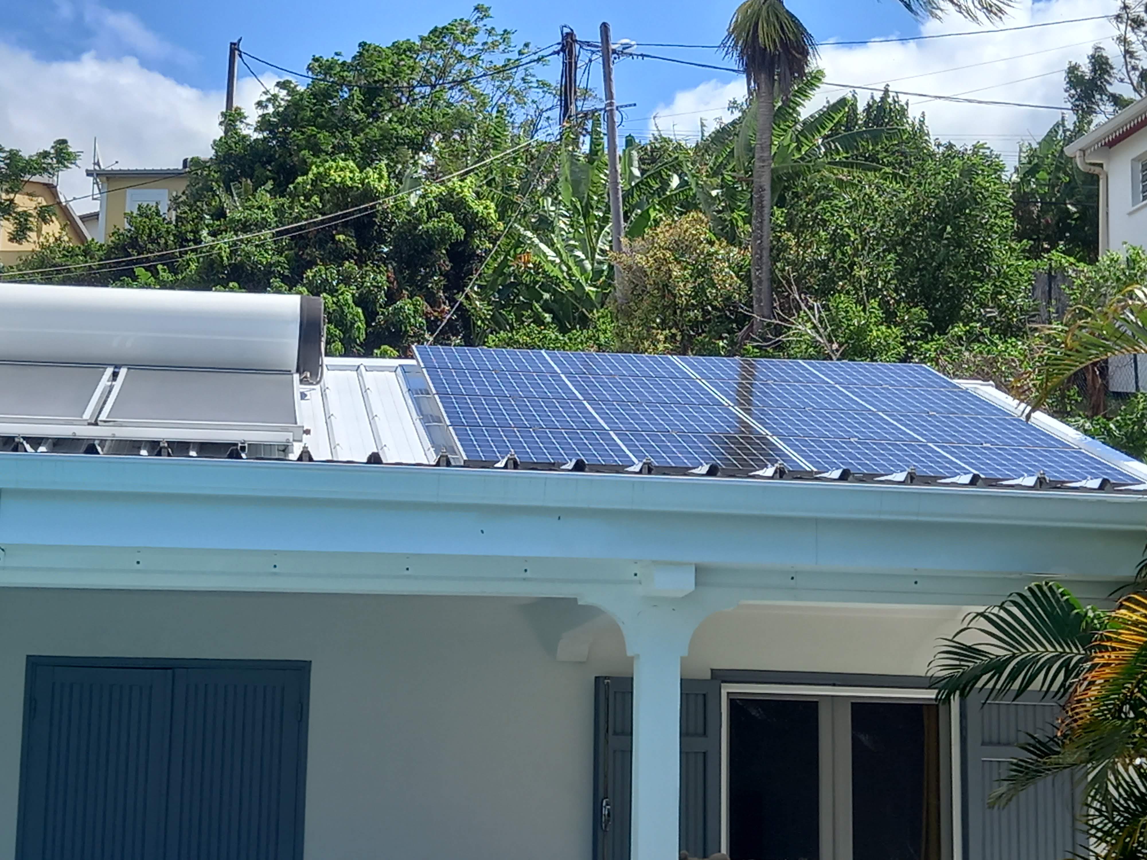 Chauffe-eau et centrale électrique solaires
