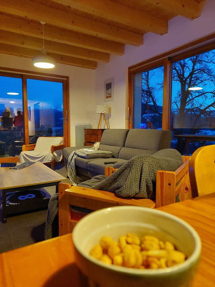 le salon le soir