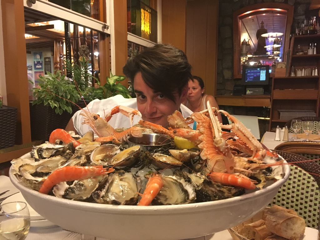 Un petit plateau de fruit de mer dans une brasserie parisienne !