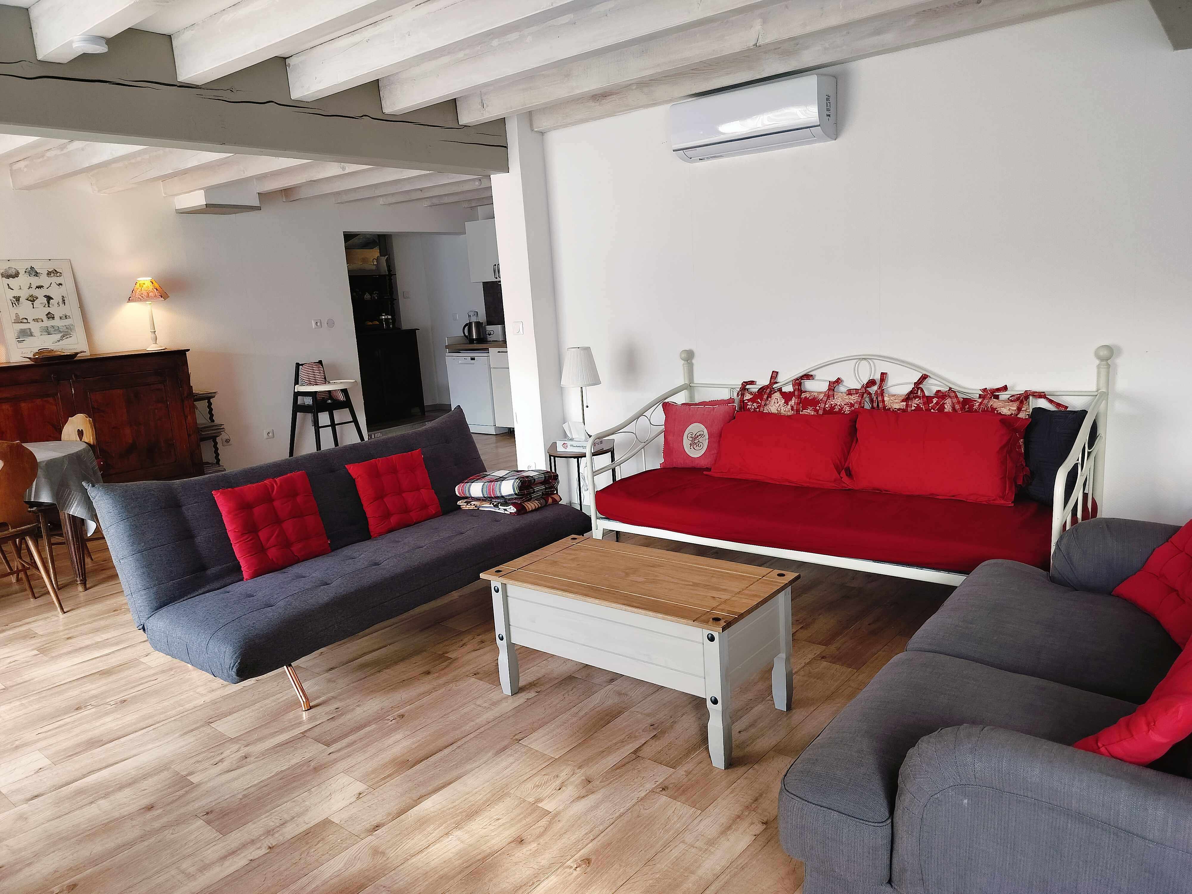 Grande salle de séjour-cuisine de 55m2