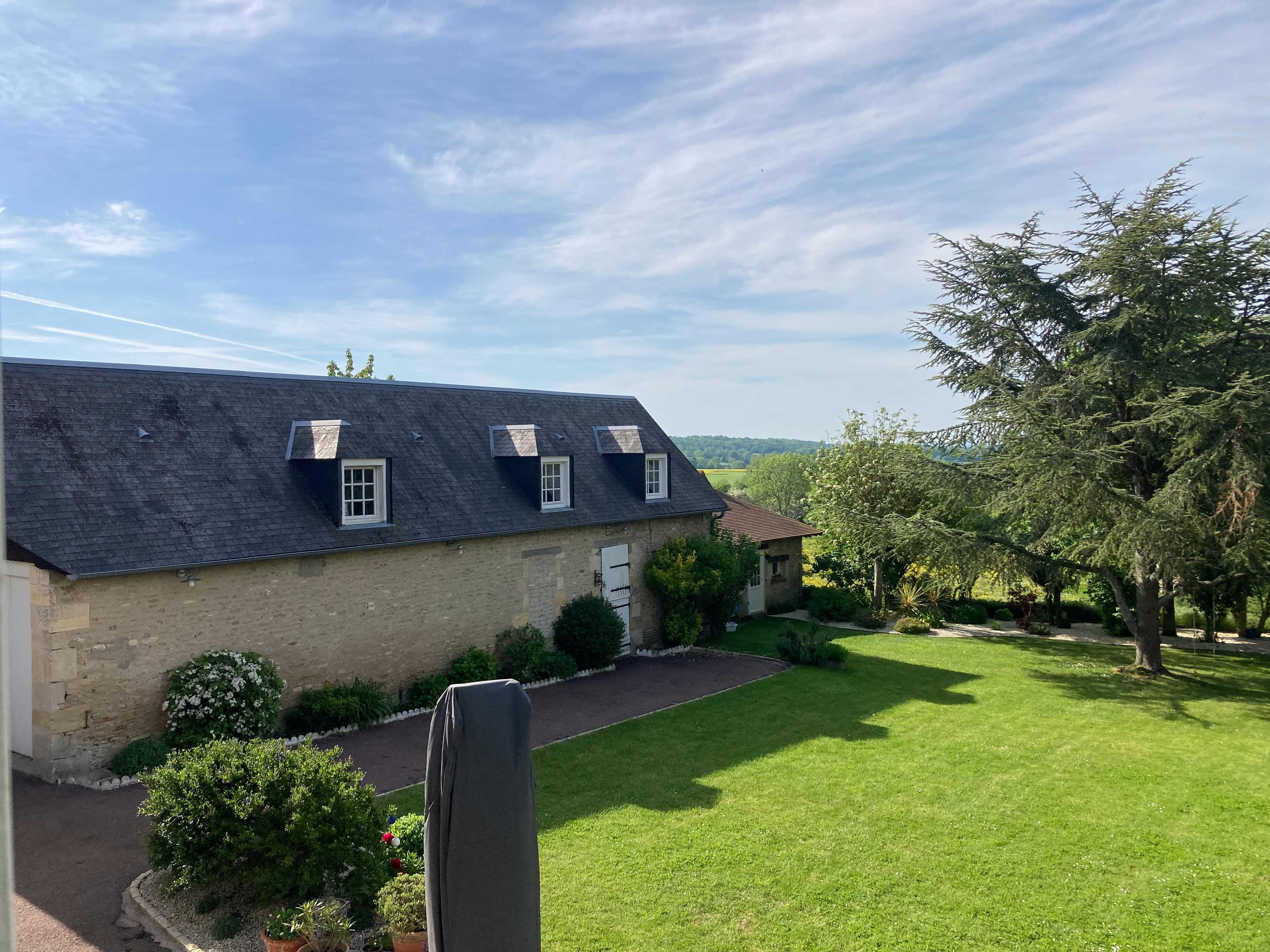 Jardin & dépendance vue étage